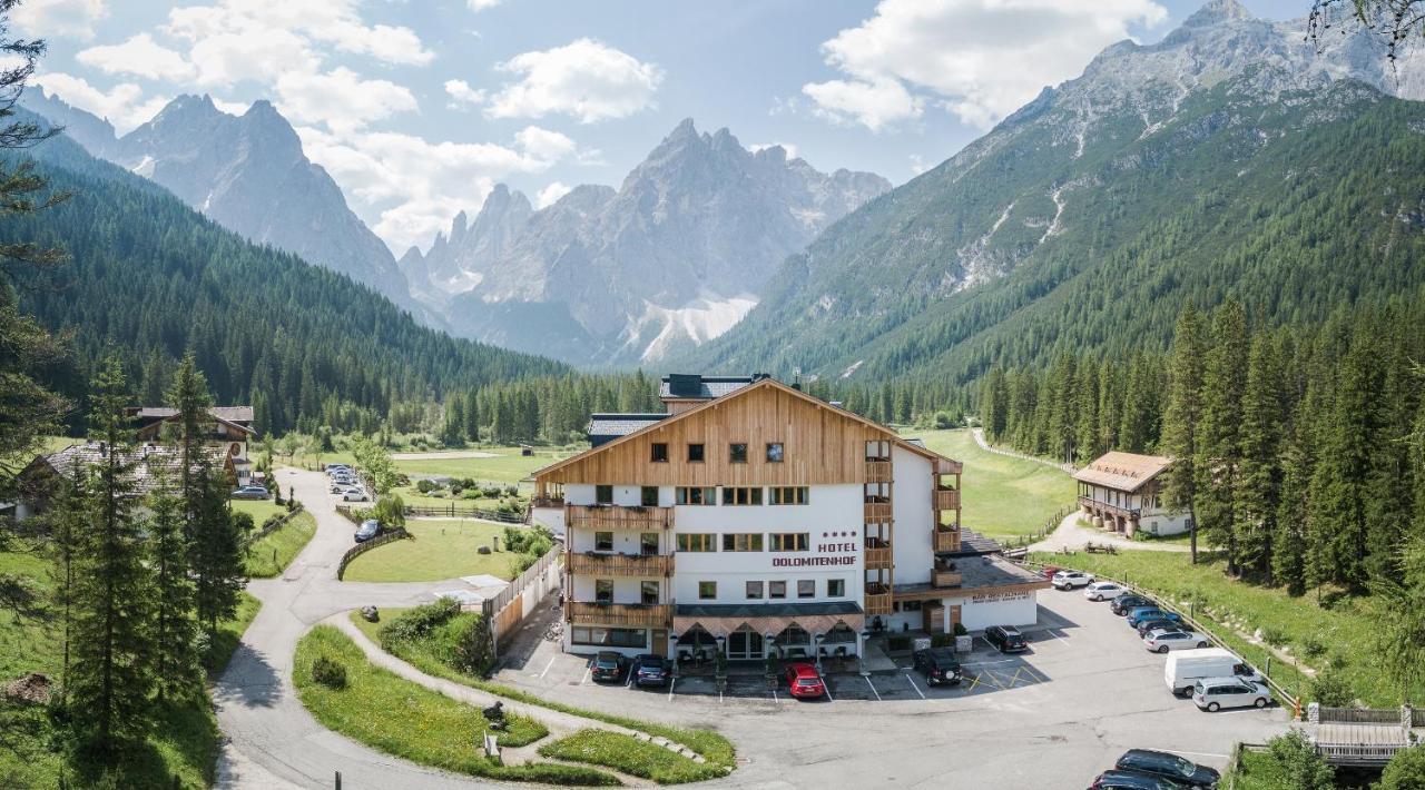 Hotel Dolomitenhof & Chalet Alte Post Sexten Exterior photo