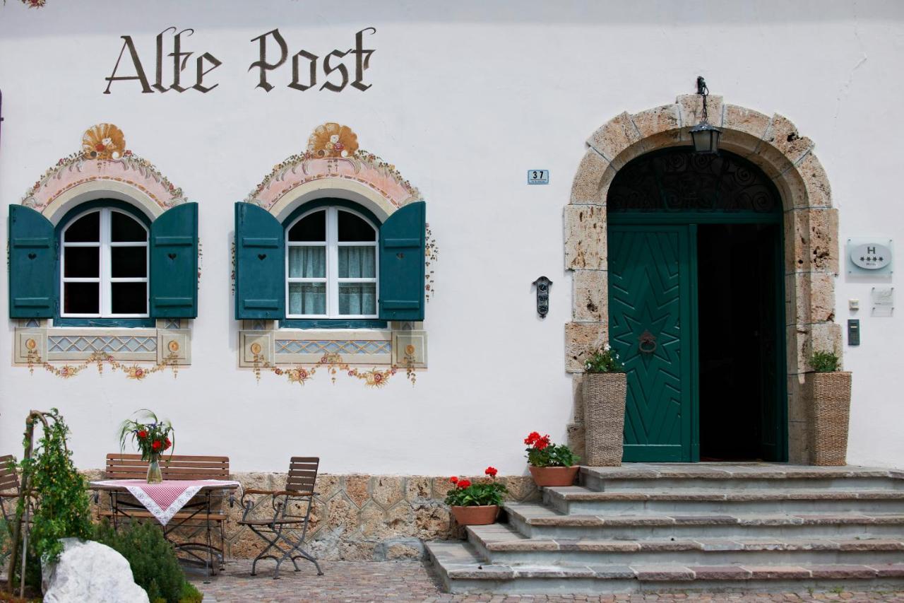 Hotel Dolomitenhof & Chalet Alte Post Sexten Exterior photo