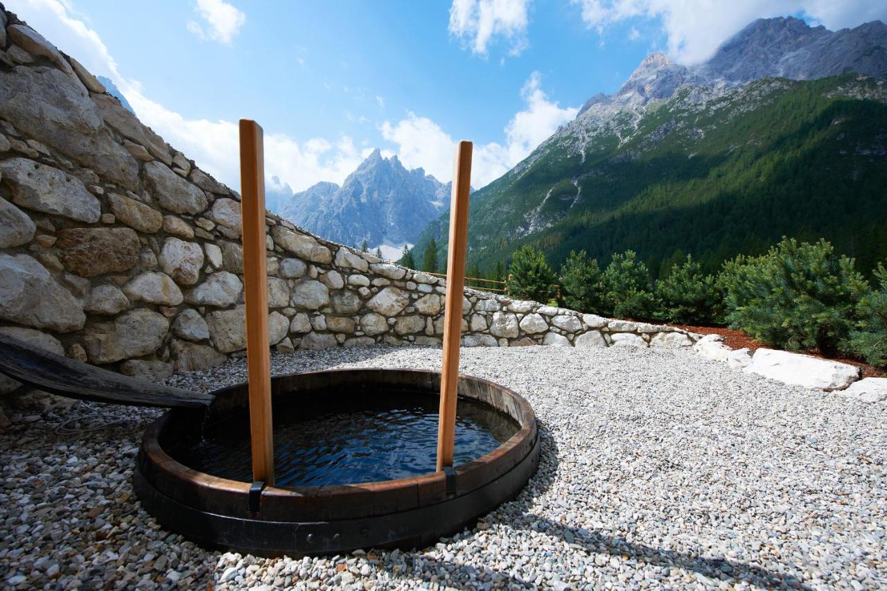 Hotel Dolomitenhof & Chalet Alte Post Sexten Exterior photo