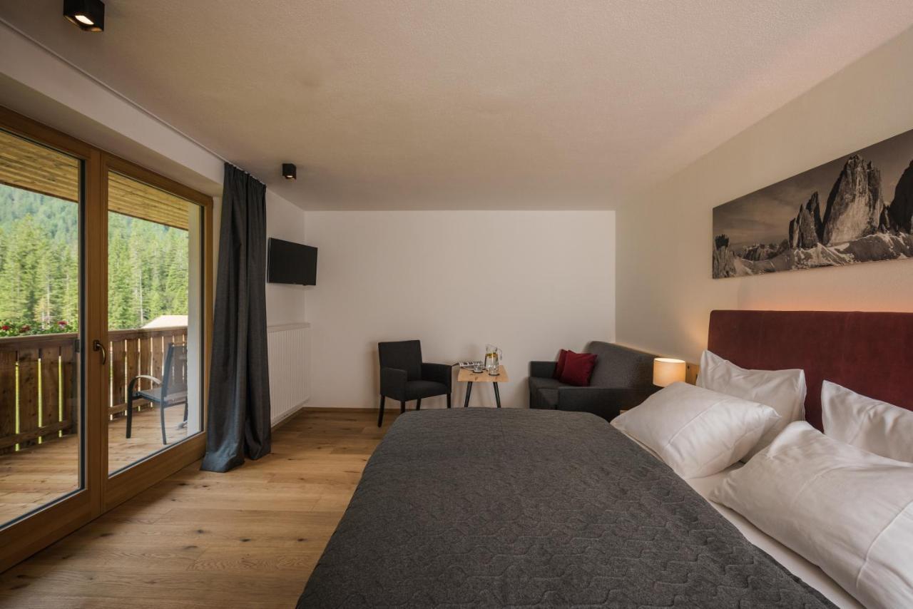 Hotel Dolomitenhof & Chalet Alte Post Sexten Exterior photo