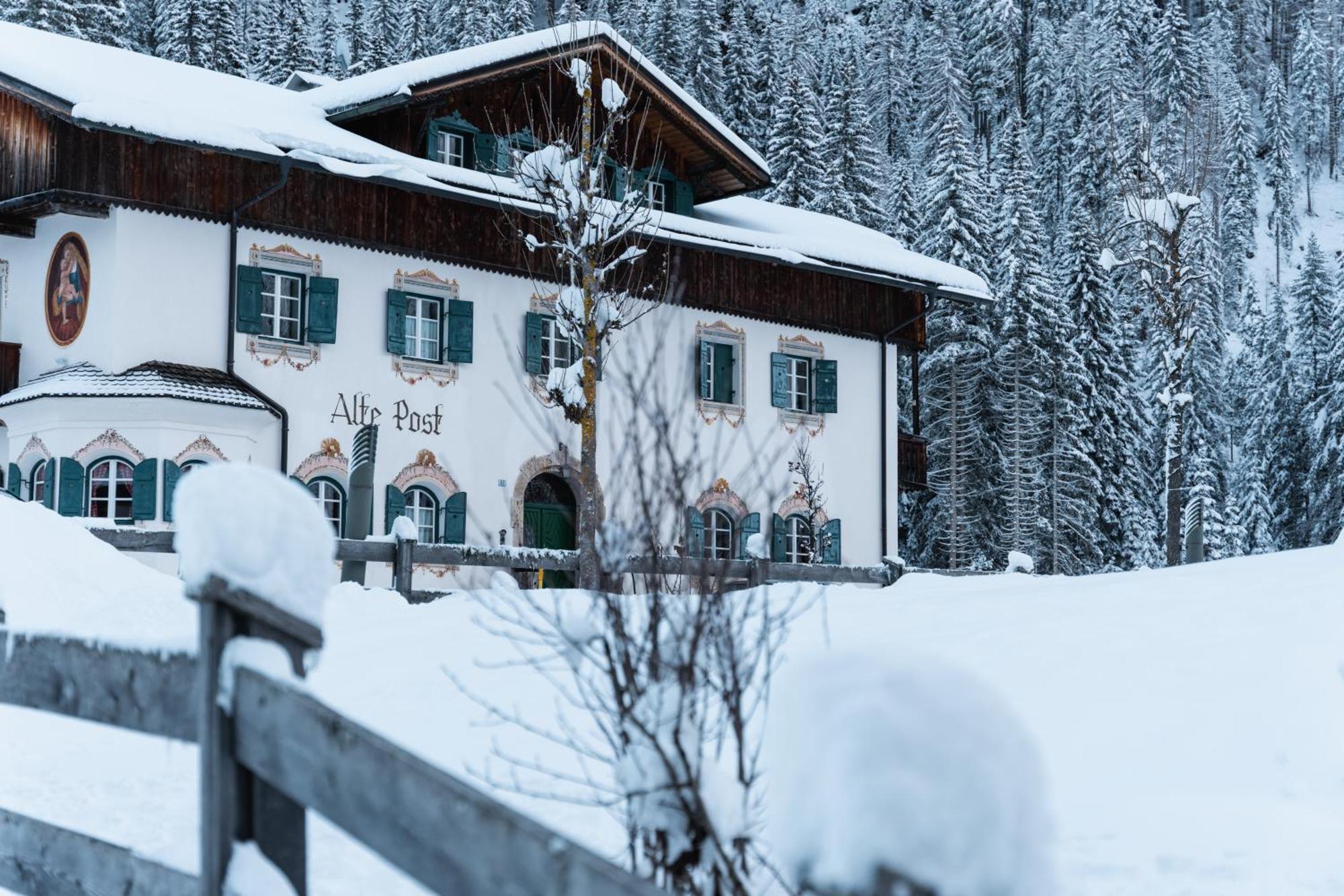 Hotel Dolomitenhof & Chalet Alte Post Sexten Exterior photo