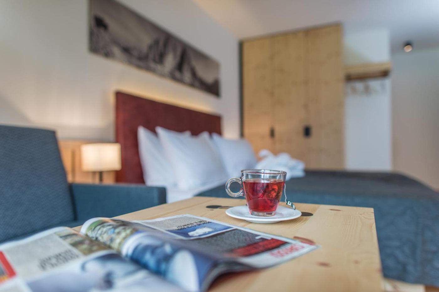Hotel Dolomitenhof & Chalet Alte Post Sexten Exterior photo